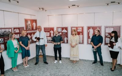 Изложба „Кошуљица извезена, кошуље кроз историју“ у Галерији НБОС