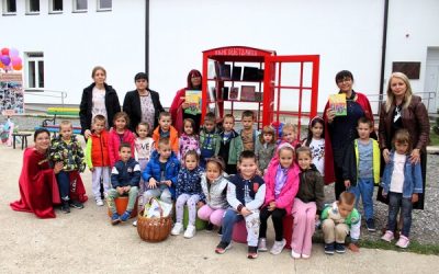 POKRETNA BIBLIOTEKA – KNJIGE NA OTVORENOM – BIBLIOTEKA NA TOČKOVIMA : UZGAJANJE ZNANJA –